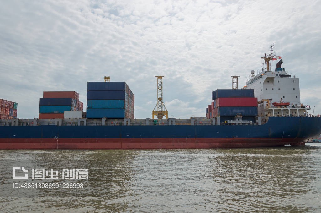 集装箱船进出口业务及物流产品水运Container ship Import and export business and logistics products.Water transport